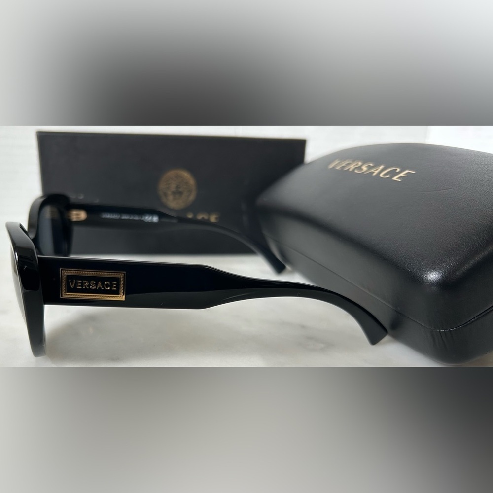 NEW VERSACE BLK CAT EYE, GOLD HARDWARE, ORIGINAL BOX, BOOKLET, MICROFIBER CLOTH - Picture 4 of 10